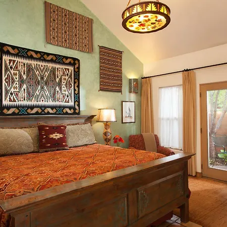 Hotel Four Kachinas